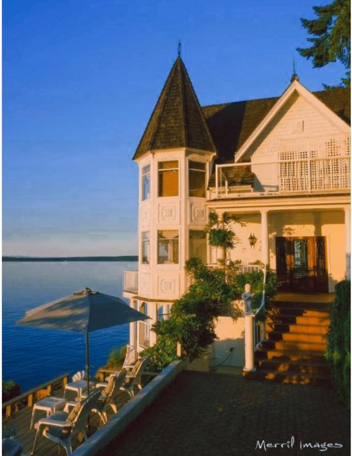 Walkon Waterfront Castle Cove Inn Chemainus Exteriör bild