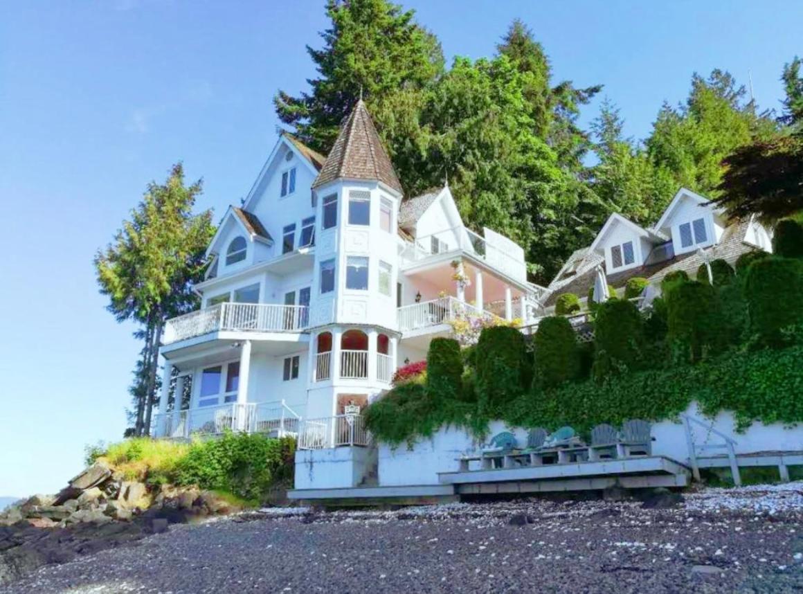 Walkon Waterfront Castle Cove Inn Chemainus Exteriör bild